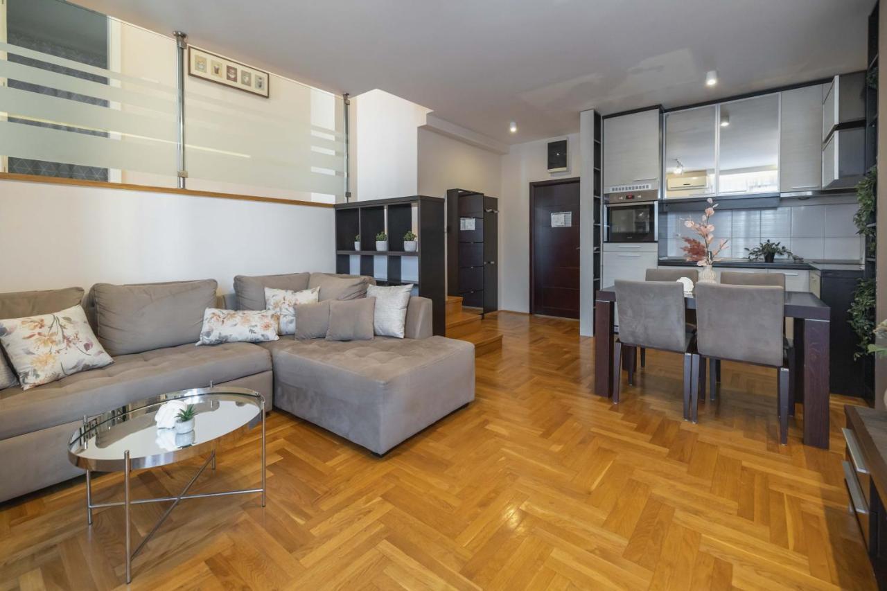 Apartment Simpatico โนวีซาด ภายนอก รูปภาพ
